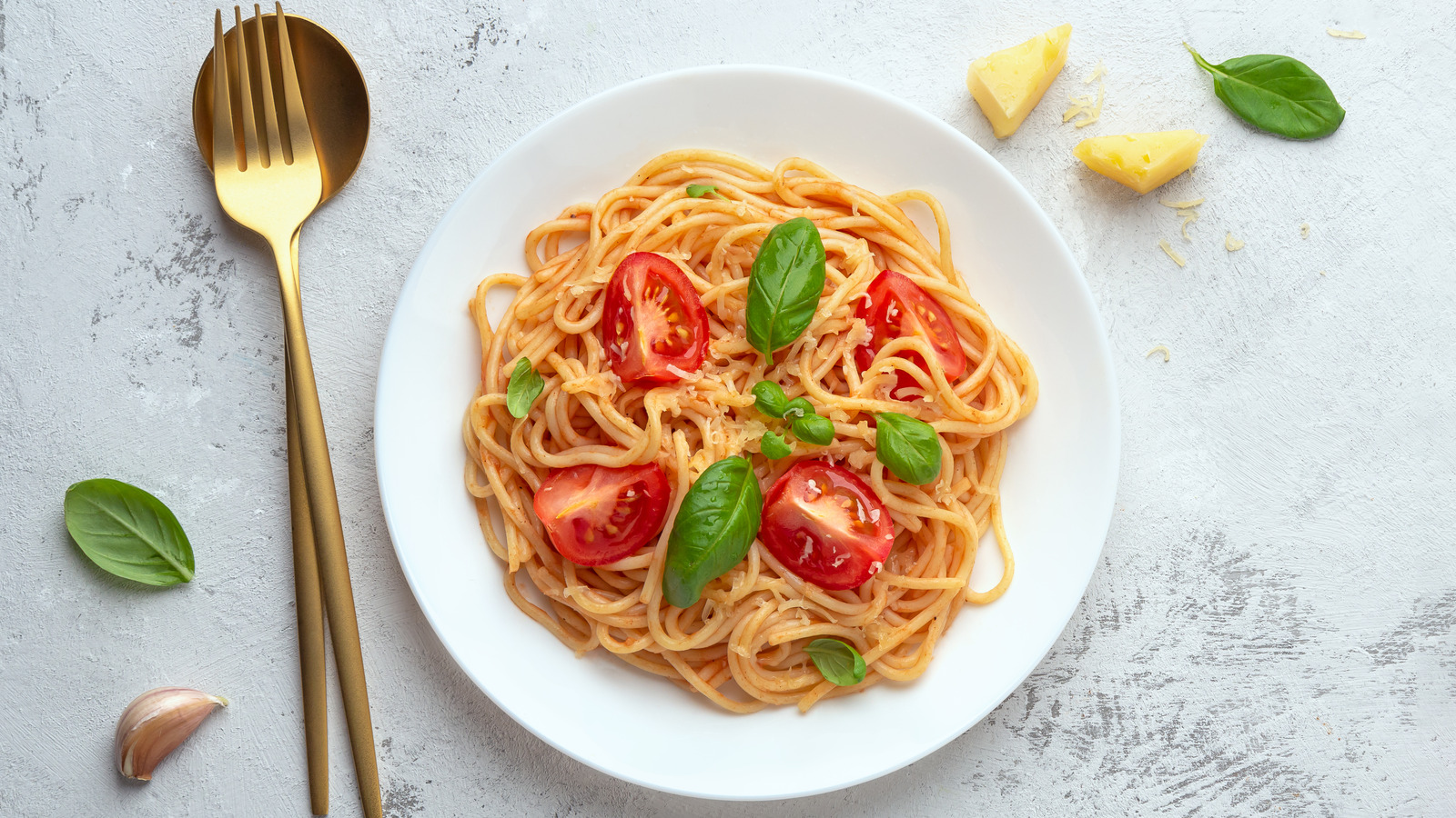 Cherry Tomatoes Are The Simple Pasta Add-In You've Been Missing