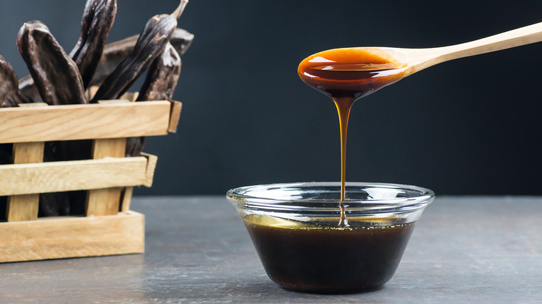 A bowl of molasses