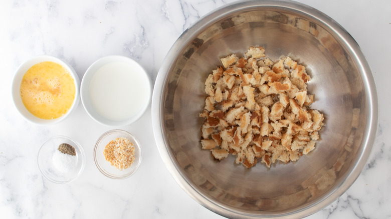 toasted bread chunks in bowl