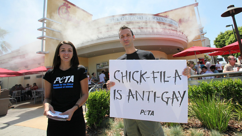 Peta protestors against Chick-fil-A