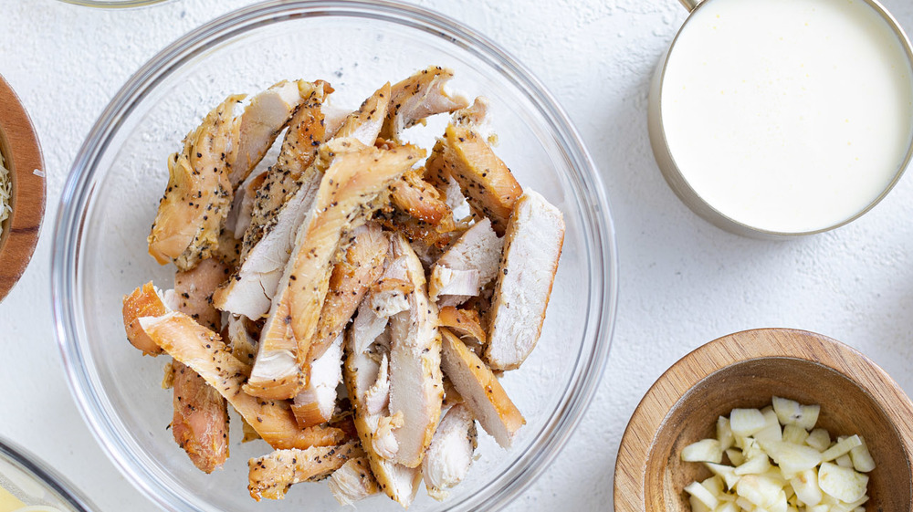 Cooked chicken in bowl