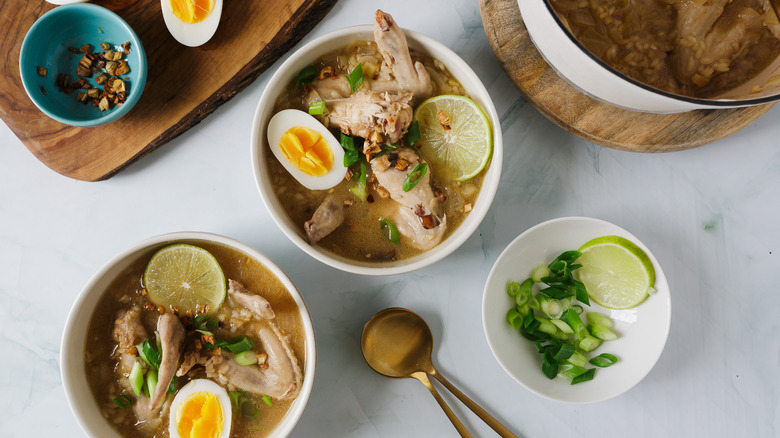 overhead view of chicken arroz caldo