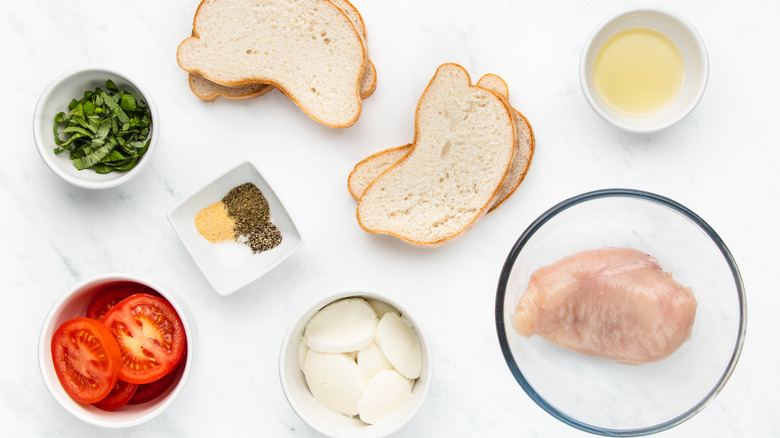 chicken caprese panini ingredients