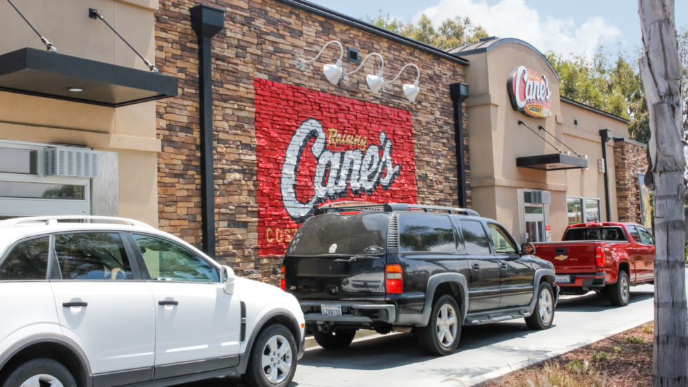 Raising Cane's restaurant drive-thru