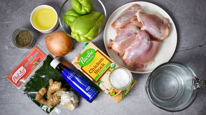 ingredients for chicken tinola soup