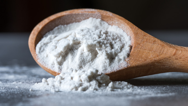 Tablespoon of arrowroot powder