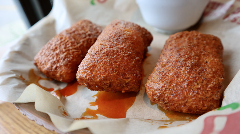 Chili's mozzarella sticks on serving plate