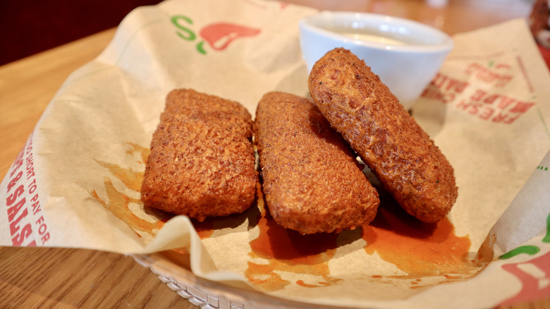 Chili's mozzarella sticks on serving plate