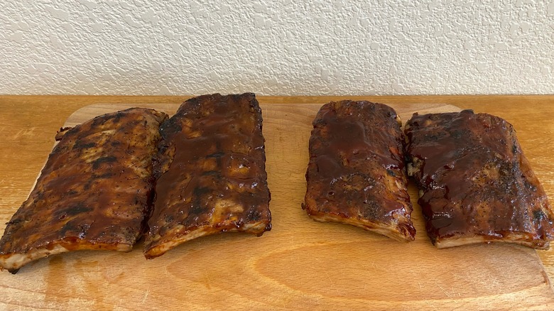 ribs adjacent on cutting board