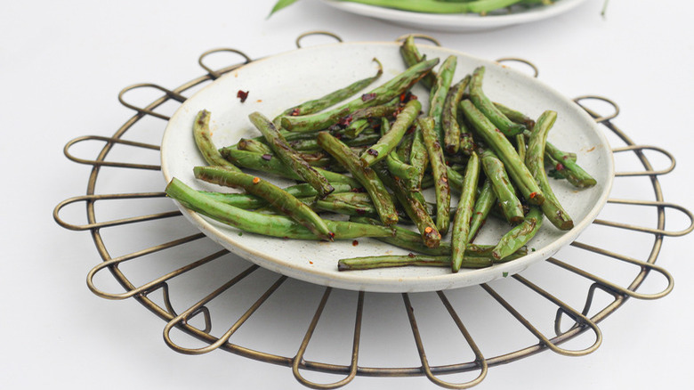 green beans with crushed red pepper