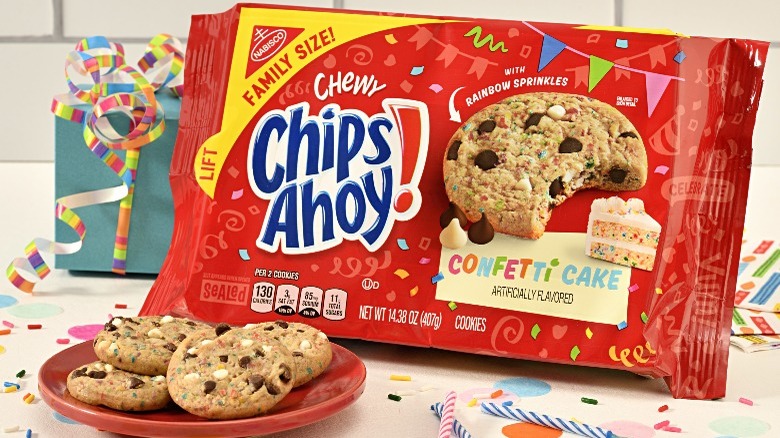 Chips Ahoy! confetti cake cookie packaging