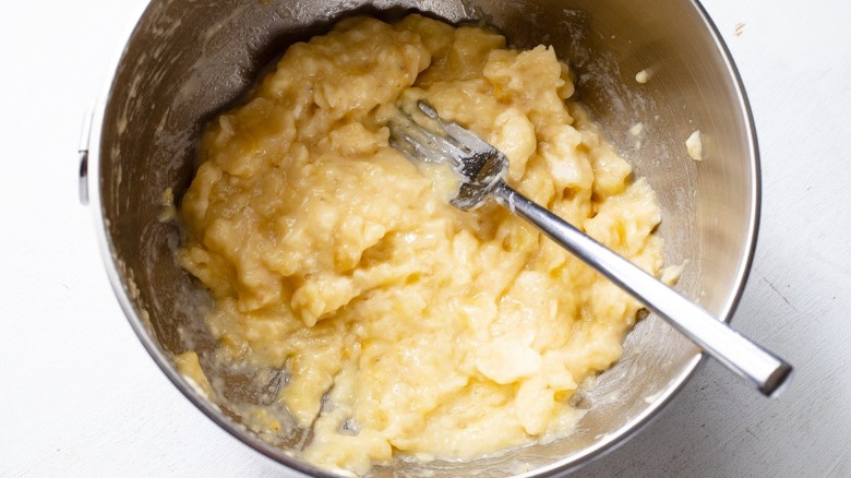 mashed bananas in bowl