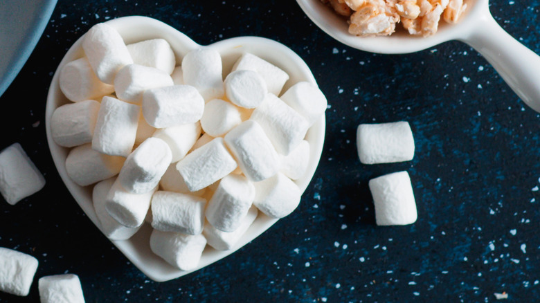 mini marshmallows in heart-shaped white dish