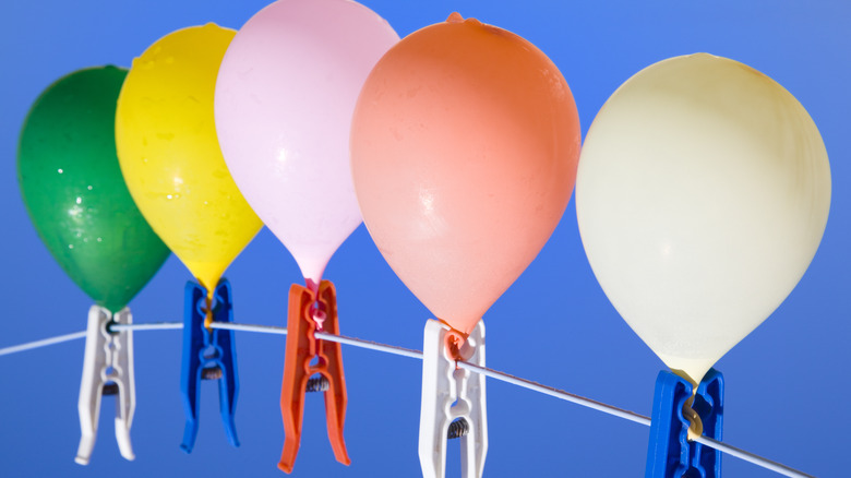 balloons clothespins