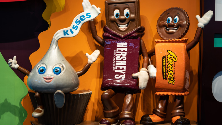 Hershey's Chocolate World mascots inside