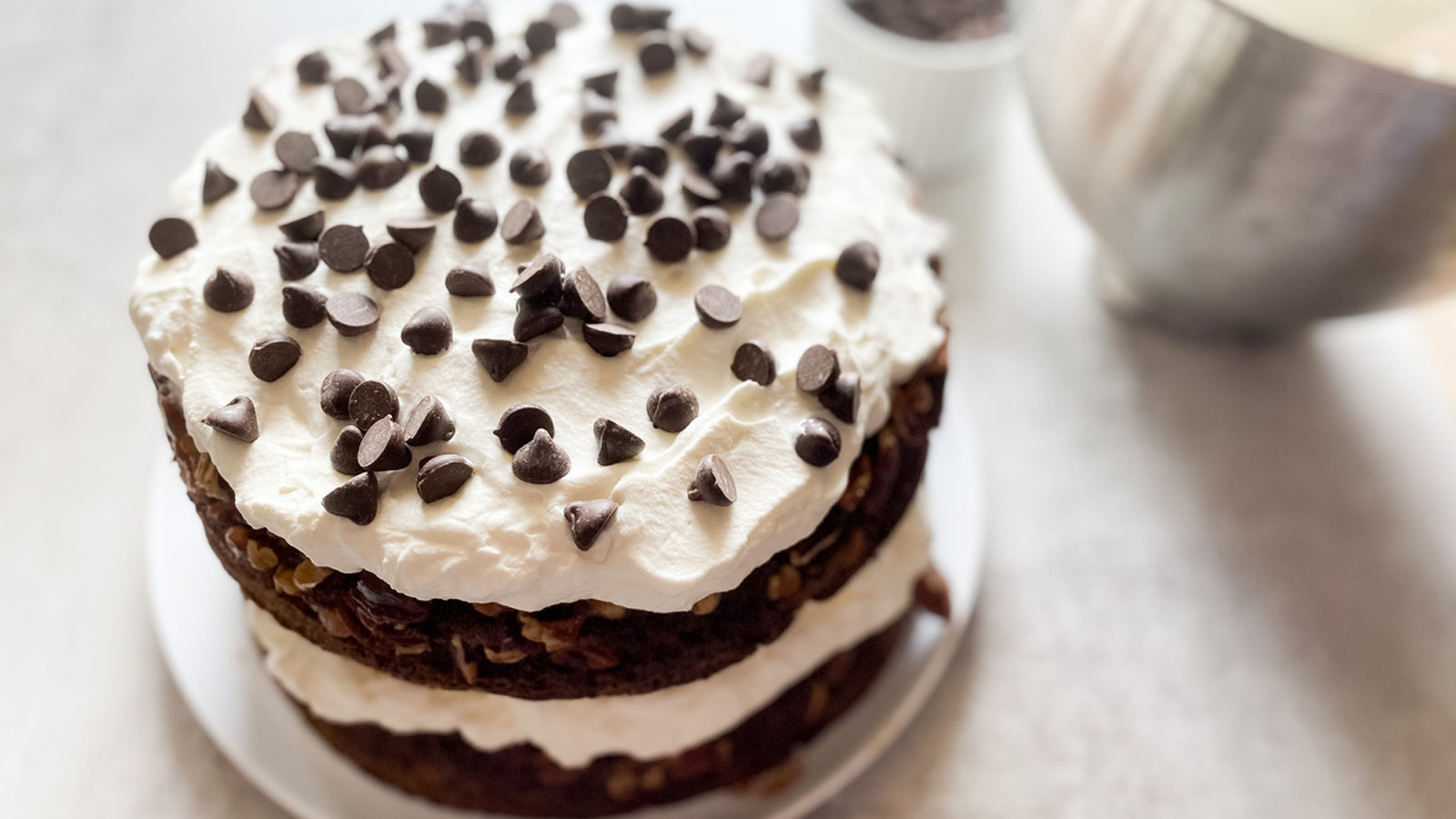 Almond Praline Cake with Mascarpone Frosting and Chocolate Bark – PETIT  WORLD CITIZEN