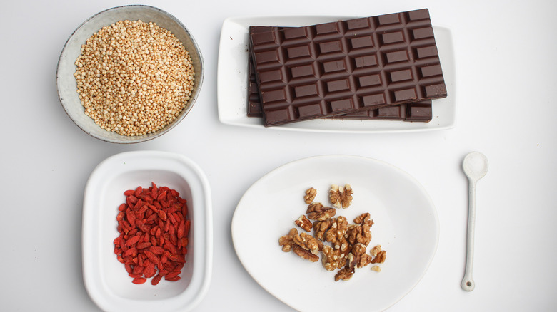 chocolate quinoa bites ingredients 