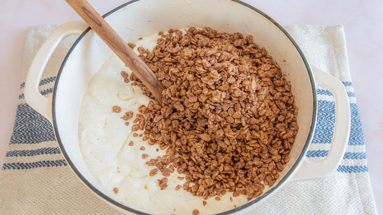 marshmallows and cocoa krispies