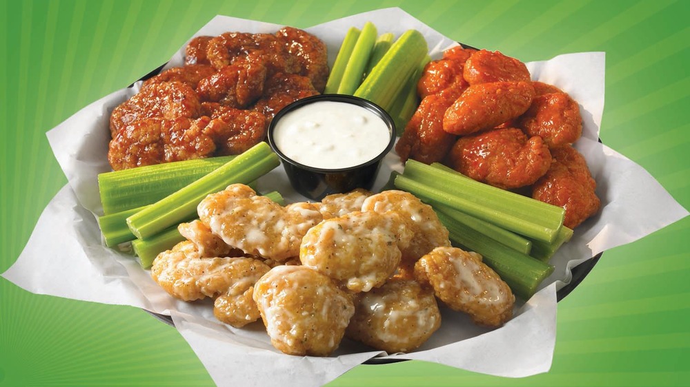 Chuck E. Cheese's Wings Platter