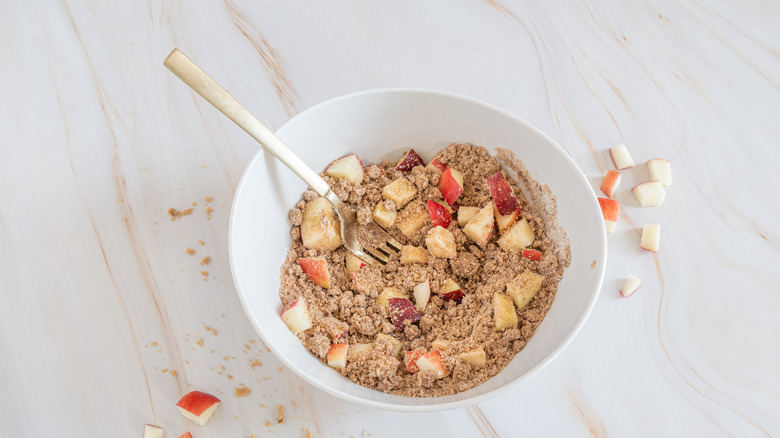 making streusel topping