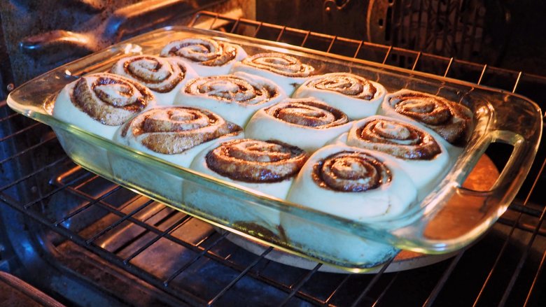 how long to bake cinnamon rolls