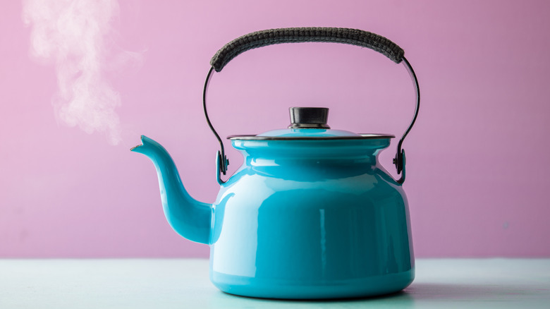 kettle with steam 