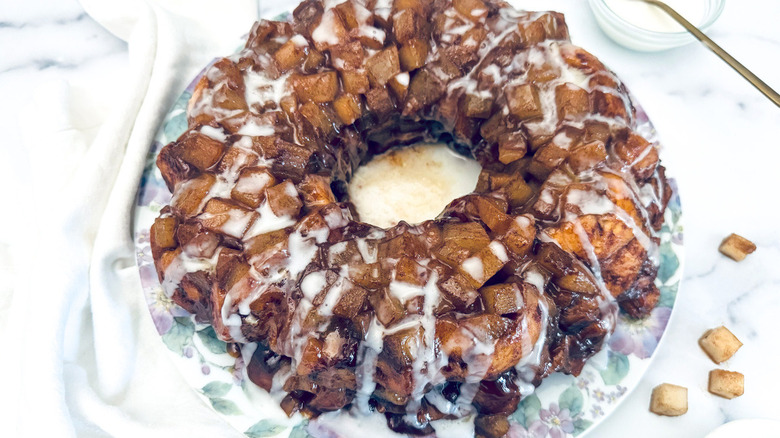 monkey bread with white frosting