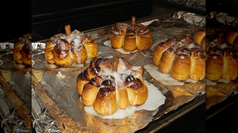 Pumpkin-shaped cinnamon rolls