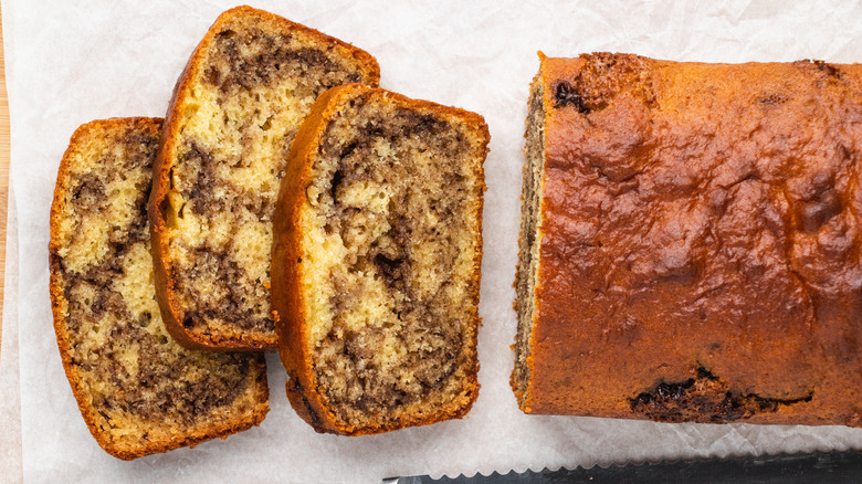 classic cinnamon bread on plate 