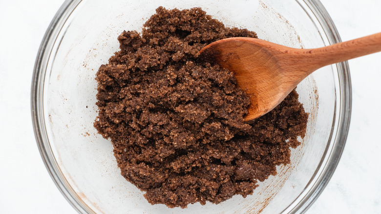 cinnamon sugsr in bowl 