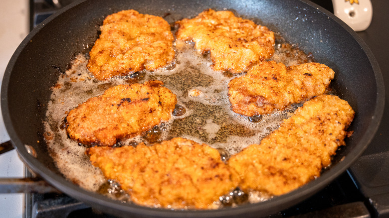 frying veal cutlets in oil