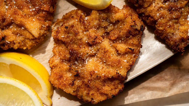 weiner schnitzel cutlet with lemons