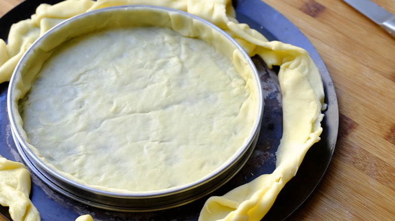 the pie crust and mold