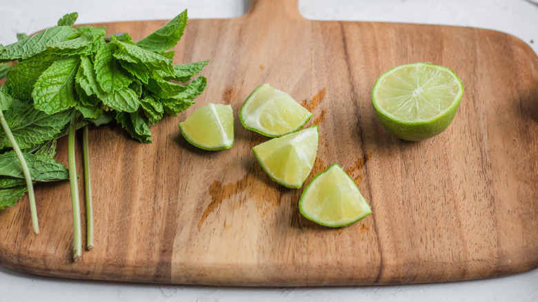 mint leaves and sliced lime