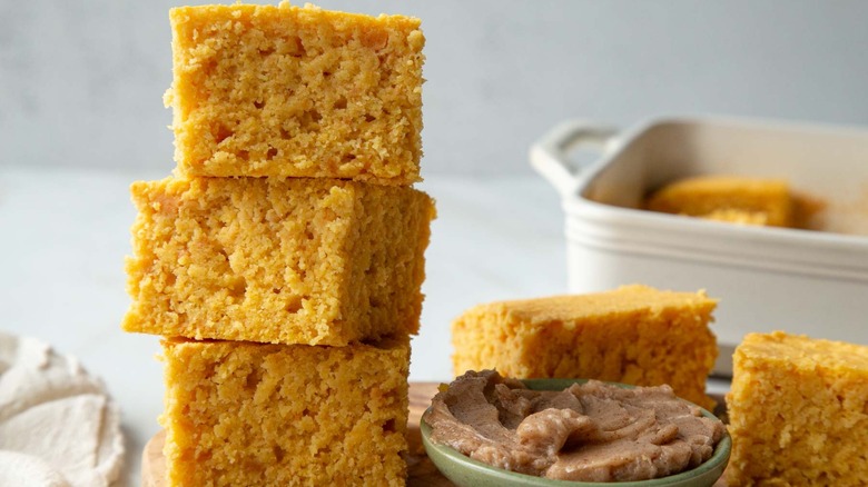 sliced cornbread with cinnamon butter