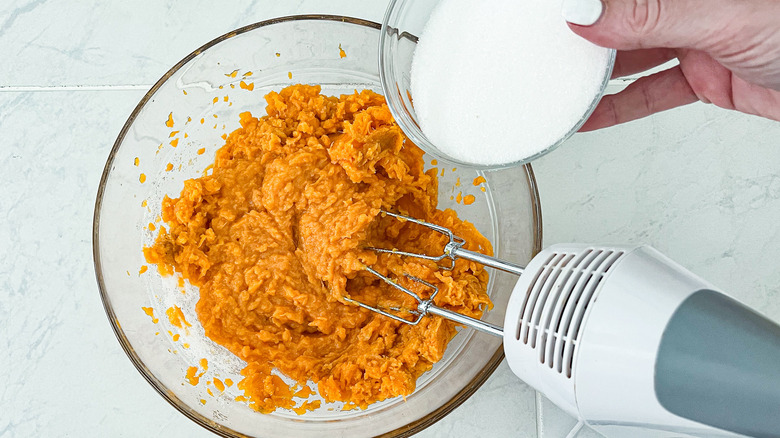 sweet potato and sugar in bowl 