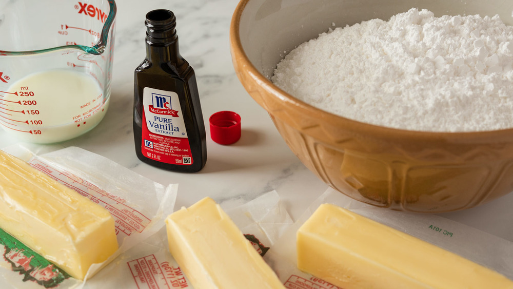 making frosting for classic vanilla cake recipe