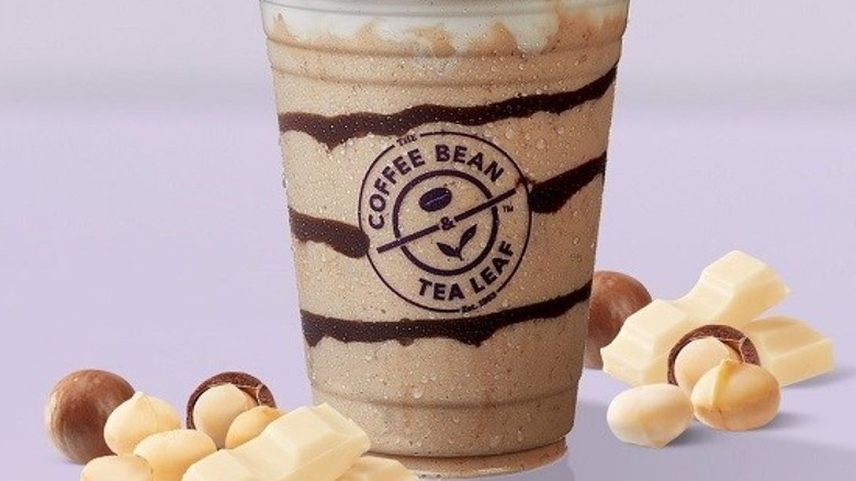  Coffee Bean & Tea Leaf Macadamia White Chocolate Ice Blended drink 