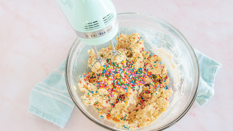 funfetti cookie bar dough