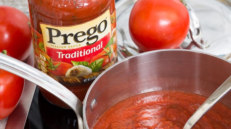 Prego tomato sauce in saucepan