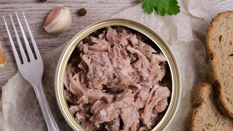 Shredded plain chicken in can