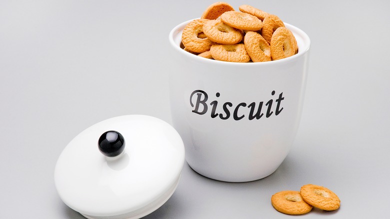 Biscuit (cookie) jar