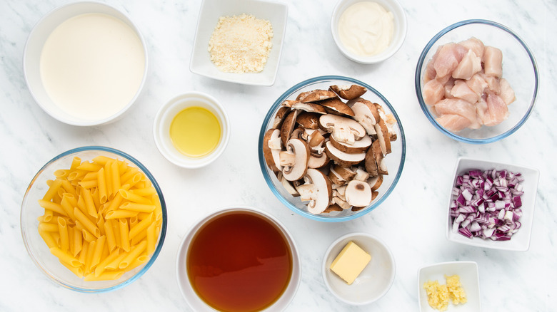 chicken mushroom pasta ingredients