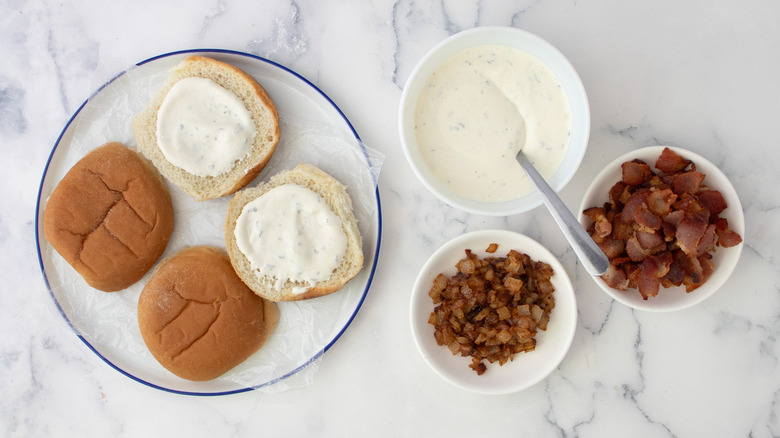 burger buns with ranch dressing