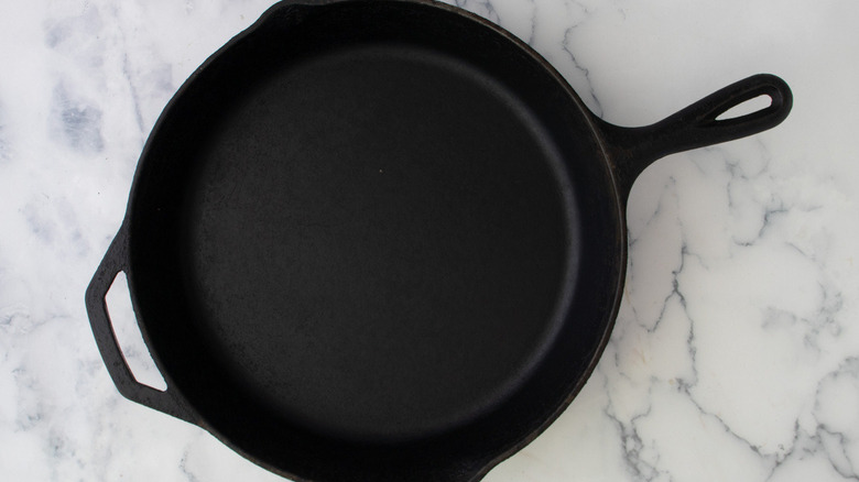 black frying pan