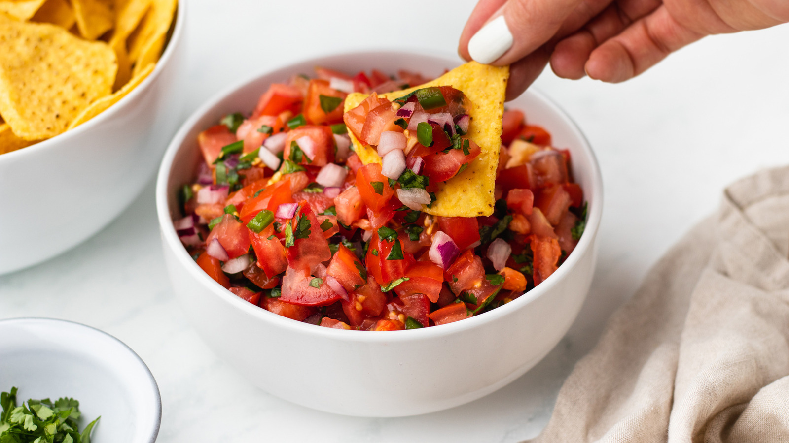 Fresh tomato salsa deals chipotle