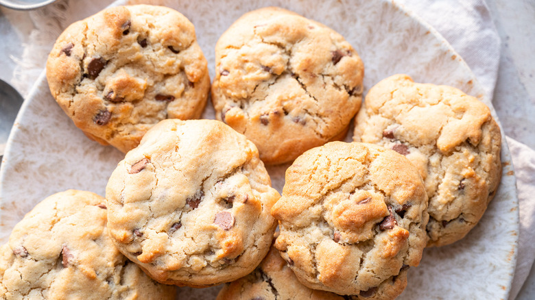 copycat Crumbl chocolate chip cookies