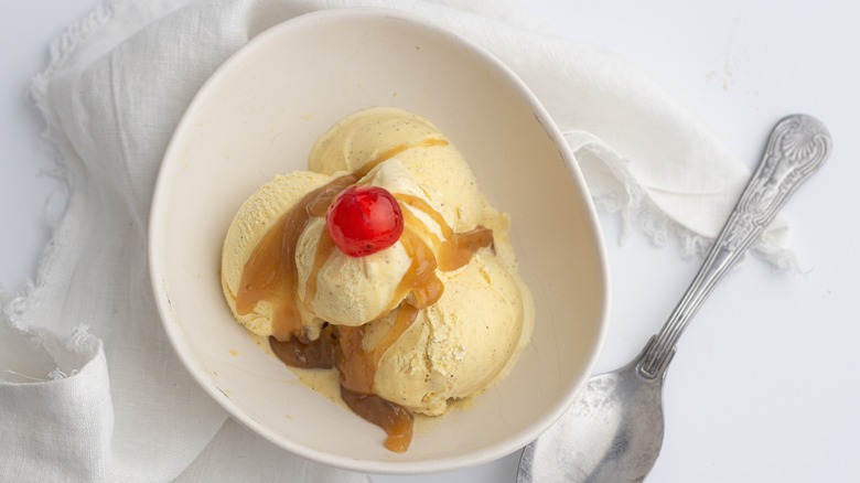 ice cream peanut butter sauce