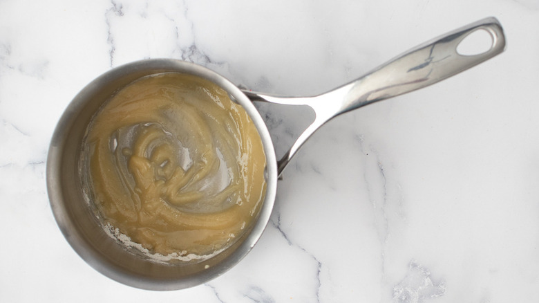 brown roux in pot