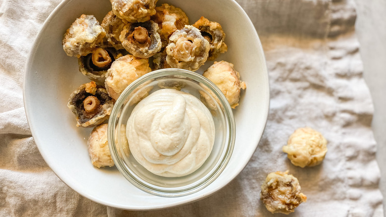 Copycat Logans Roadhouse Fried Mushrooms in a bowl